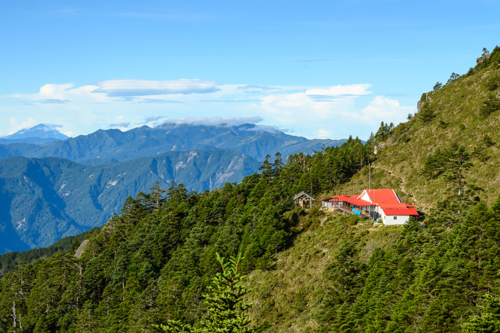 Jiaming Lake Cabin